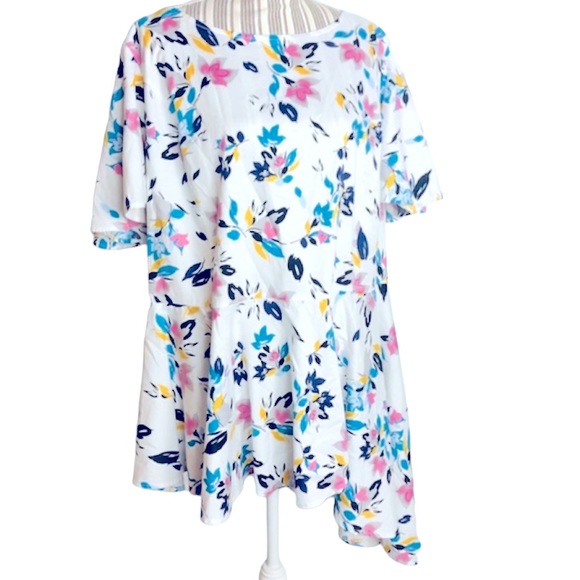 Lane Bryant Floral Peplum Asymmetrical Hem top - Picture 7 of 8